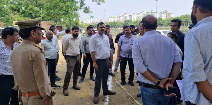 Lucknow Development Authority Vice Chairman inspects projects